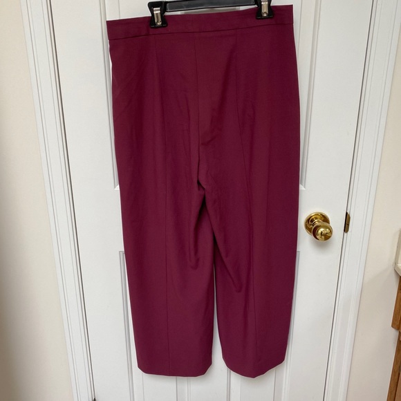 Banana Republic Wide Leg Crop Pant - Picture 2 of 4